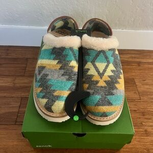 Sanuk Multicolor Aztec Slippers